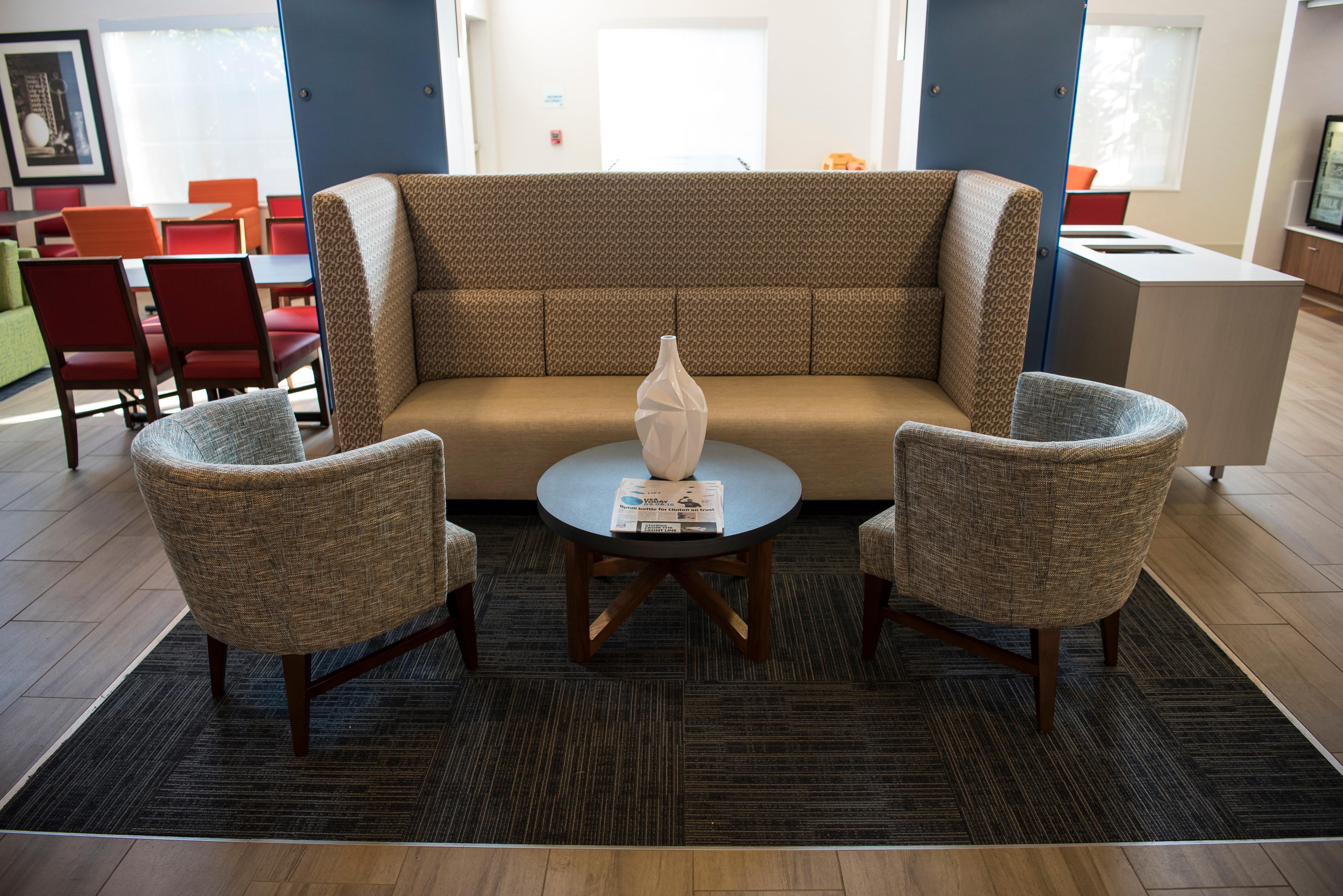 Holiday Inn Express Hotel & Suites Lexington-Downtown University By Ihg Exterior foto